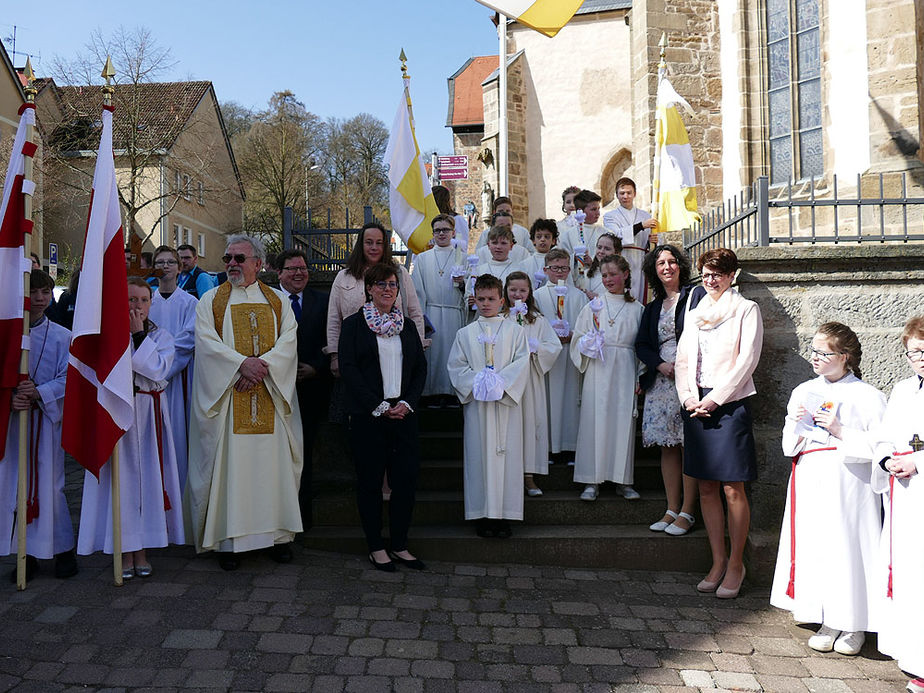 Feier der 1. Heiligen Kommunion in Sankt Crescentius (Foto: Karl-Franz Thiede)